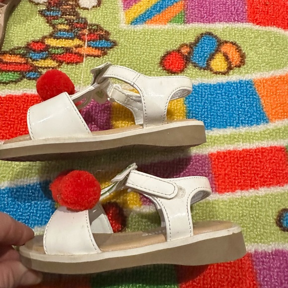 Gymboree toddler girls ๐ง cherry ๐ sandals - Picture 2 of 6